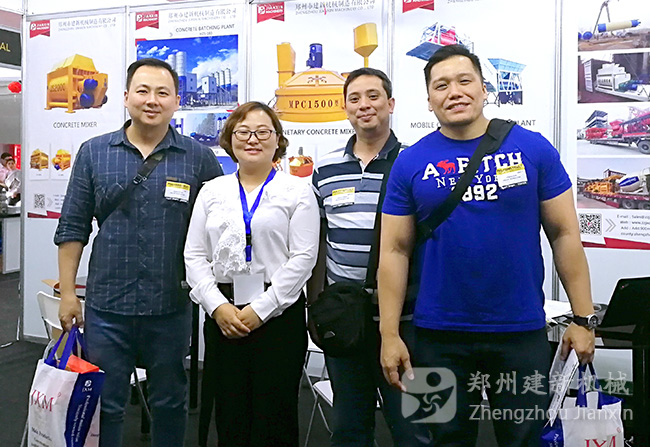 建新機械多年的菲律賓老客戶，購買了很多混凝土攪拌設備